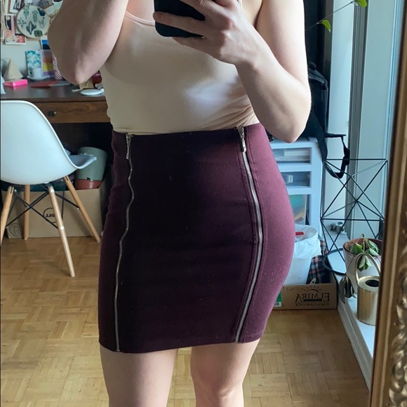 Burgundy Bodycon Miniskirt - Picture 2 of 2